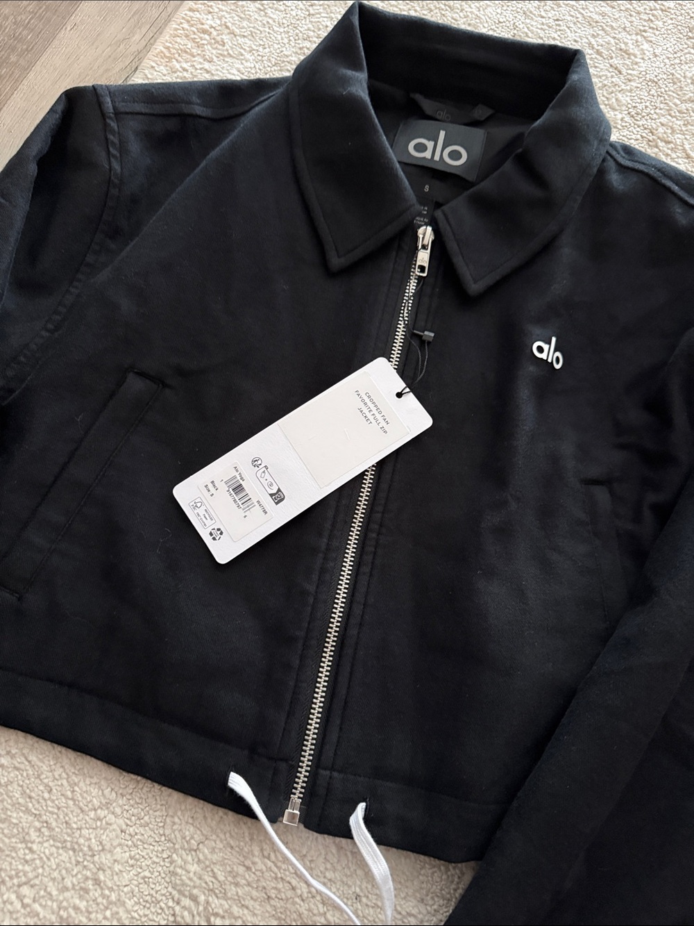 ALO Yoga Black Cropped Zip Jacket with Drawcord - Picture 2 of 2